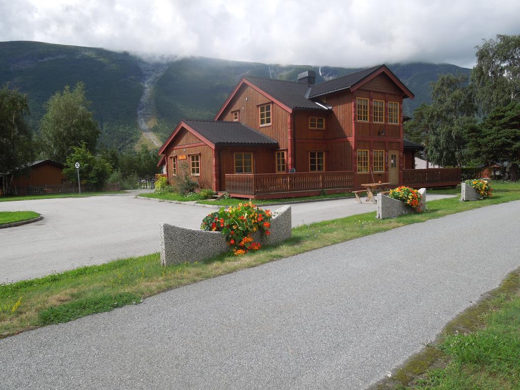 Skjak Turistheim Hotel Exterior photo